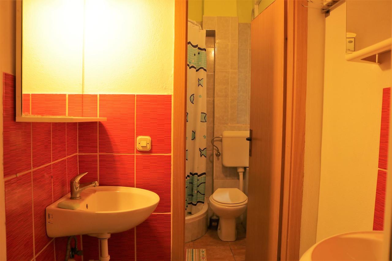 Hostel Alma 2 Porec Exterior photo