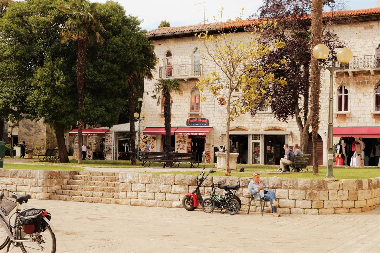 Hostel Alma 2 Porec Exterior photo
